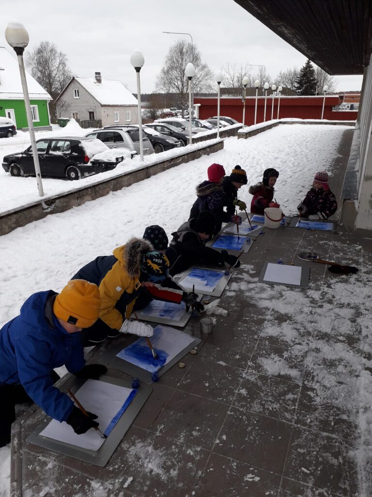 I  klass maalis õues