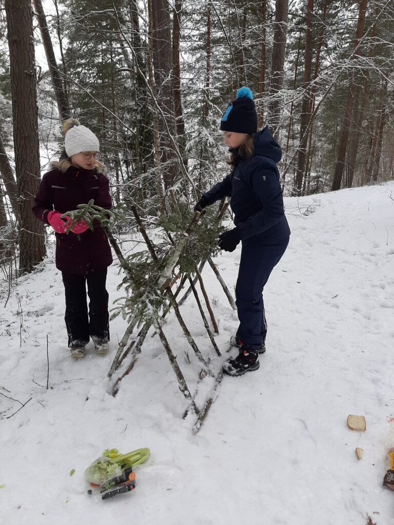 Veebruari õuesõppe tund – valmisid söögisõimed metsloomadele