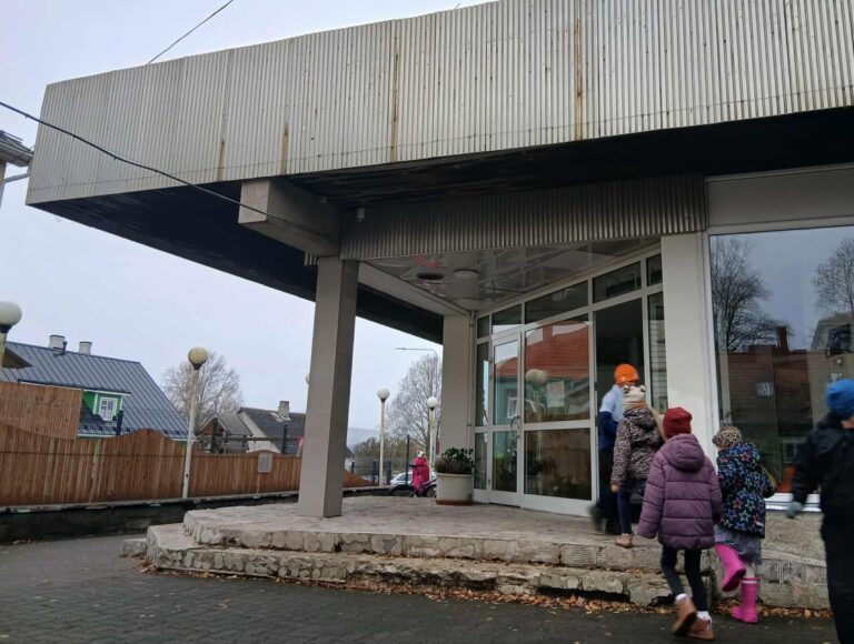 Advendilaat kutsub head tegema: teeme koos kooli trepi korda!